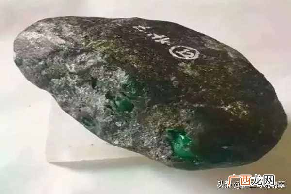 赌石怎么赚钱?翡翠赌石带赌性的三种赚钱方式
