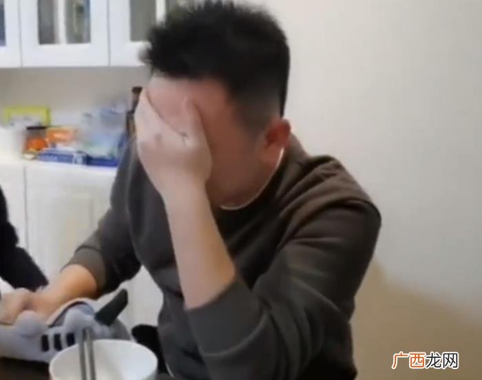 结婚纪念日送什么礼物，妻子把验孕棒当结婚纪念日礼物