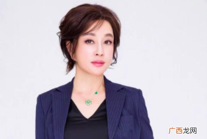 揭秘刘晓庆422天的监狱生活 刘晓庆监狱