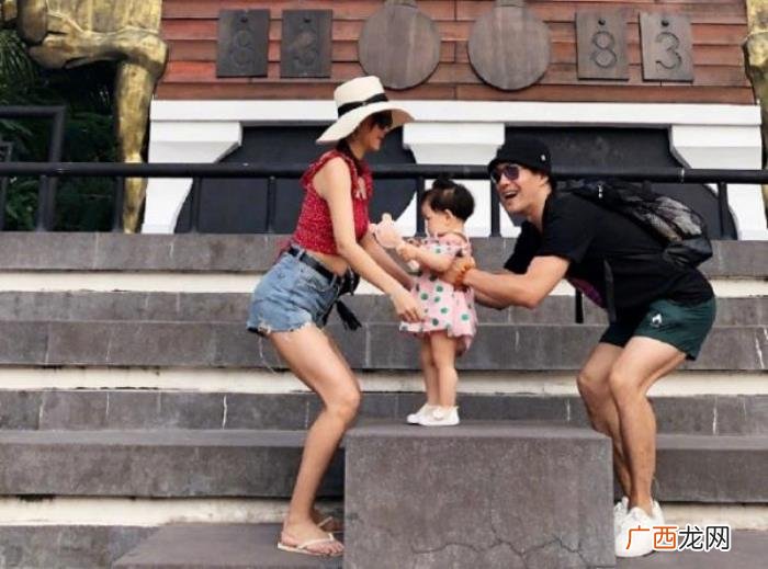 当女儿面与杜若溪贴脸秀恩爱 杜若溪严屹宽