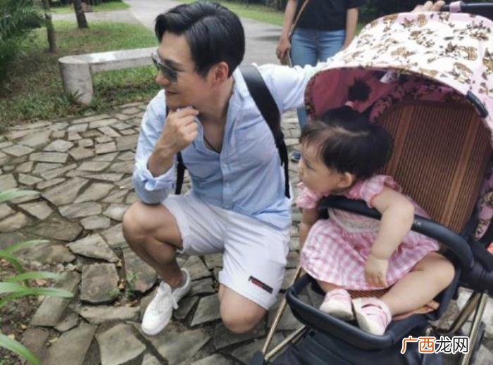 当女儿面与杜若溪贴脸秀恩爱 杜若溪严屹宽