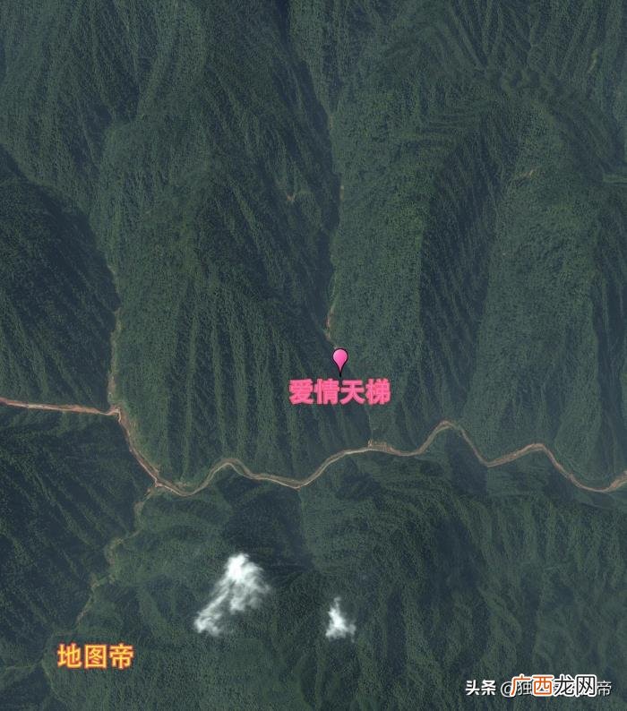 重庆爱情天梯，为爱人手工开凿的爱情天梯