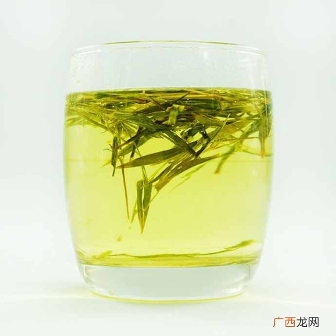 简评竹叶青茶口感和功效 夏天喝竹叶青茶好吗