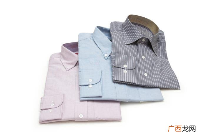 白衣服上碰到油渍用洗洁精洗 白色衣服上的油渍怎么去除