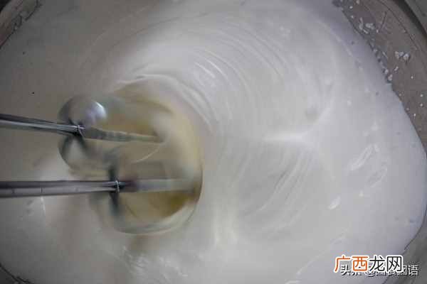 淡奶油最佳打法 手动打发淡奶油的技巧