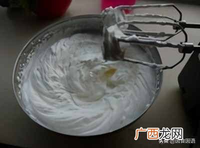 淡奶油最佳打法 手动打发淡奶油的技巧