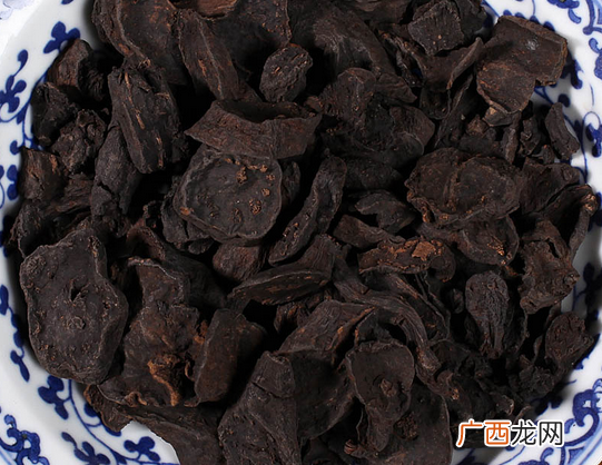 何首乌泡水喝的功效与作用