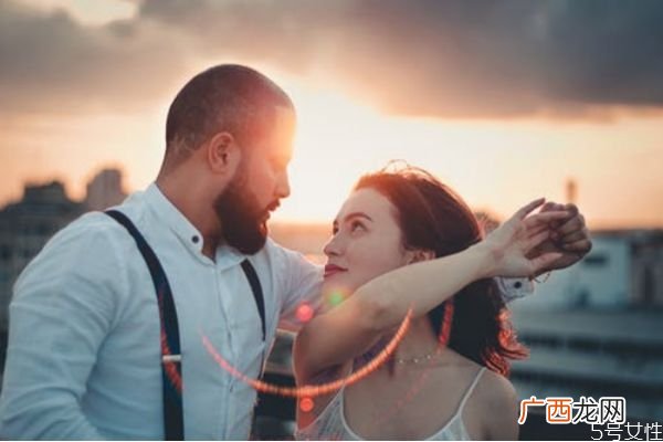 老公出轨怀孕了该要吗怀孕期间男人出轨怎么办