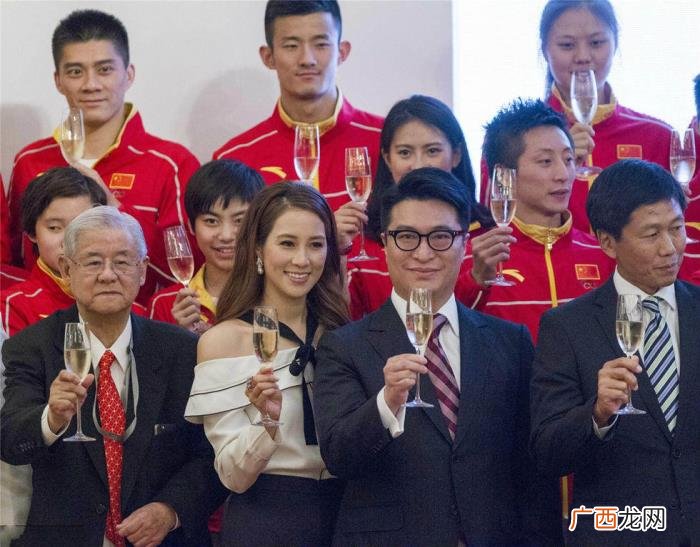 徐子淇晒与李家诚夫妻甜蜜合影 徐子淇面相好到绝