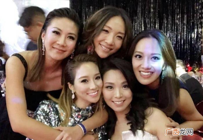 徐子淇晒与李家诚夫妻甜蜜合影 徐子淇面相好到绝