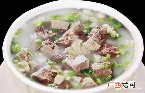 骨头汤怎么熬好喝？大厨教你详细的煲汤步骤，