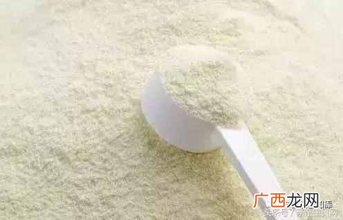 怎么给宝宝换奶粉？换奶的原则以及需要注意的