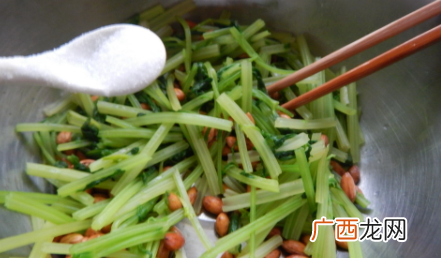 芹菜的营养价值_芹菜凉拌焯水几分钟