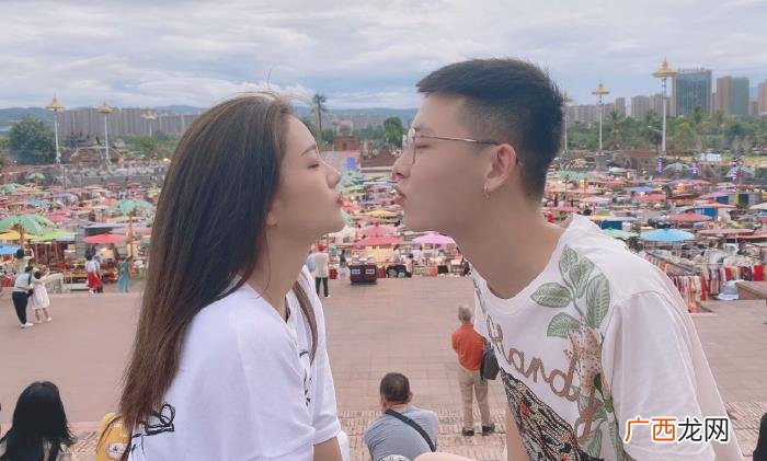 结婚三周年礼物，网红夫妇庆祝结婚三周年