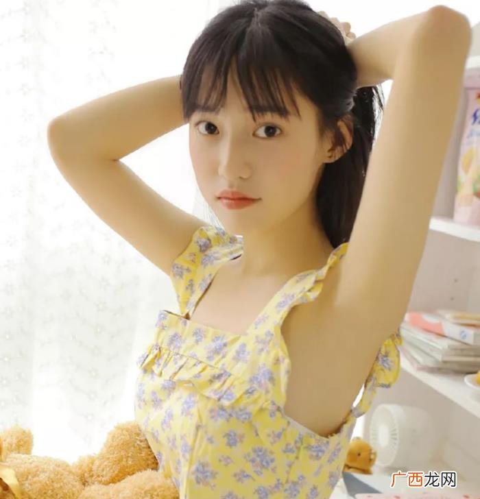 追女朋友送什么礼物合适，追女生应该送什么样的礼物