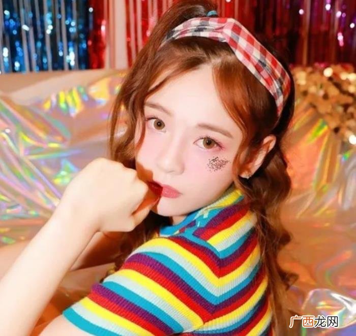 追女朋友送什么礼物合适，追女生应该送什么样的礼物