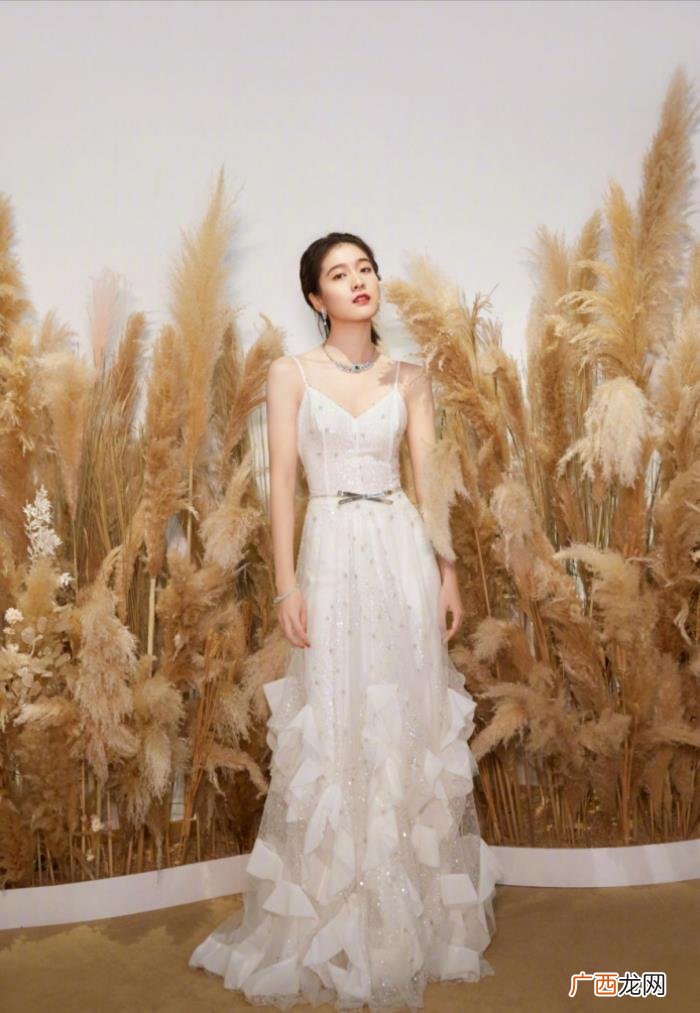 张雪迎这双又长又直的美腿真撩人 张雪迎身高