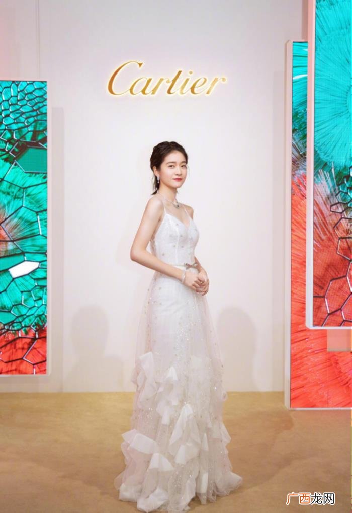 张雪迎这双又长又直的美腿真撩人 张雪迎身高
