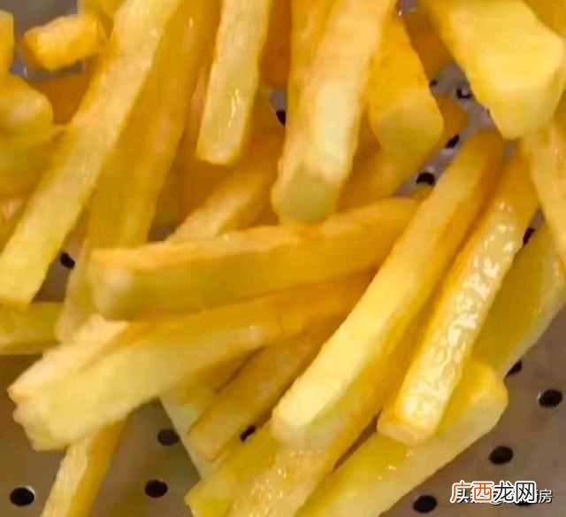 炸薯条掌握这2个关键，炸出来的香脆爽口、而且不会发软