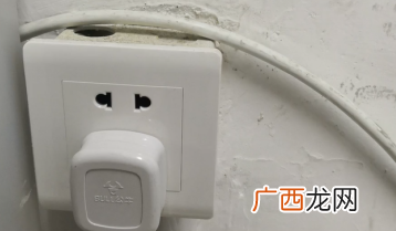 电脑为什么自动关机啊？电脑为什么会自动关机