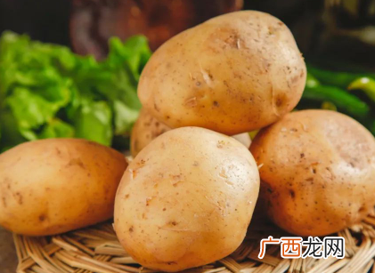 土豆放绿了还可以食用吗_土豆怎么放不变绿