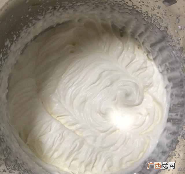 淡奶油怎么打发？需要加多少糖，新手五分钟就