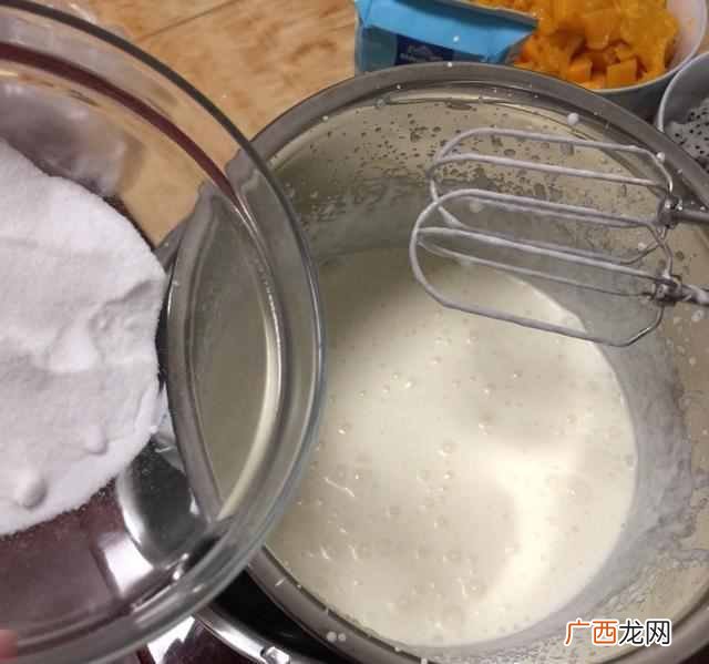 淡奶油怎么打发？需要加多少糖，新手五分钟就