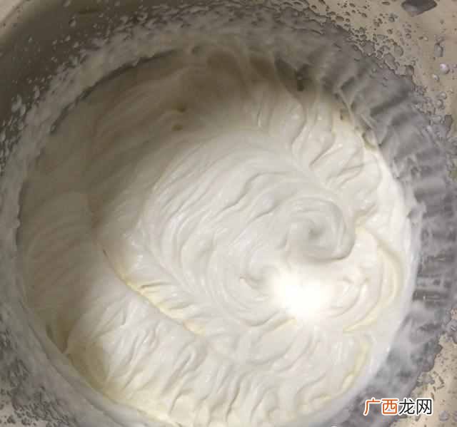 淡奶油怎么打发？需要加多少糖，新手五分钟就