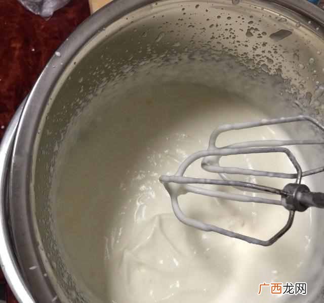 淡奶油怎么打发？需要加多少糖，新手五分钟就