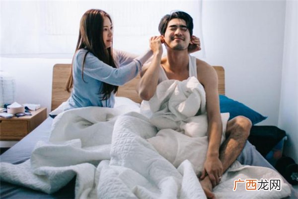 婚后精神出轨怎么办婚后精神出轨该离婚吗