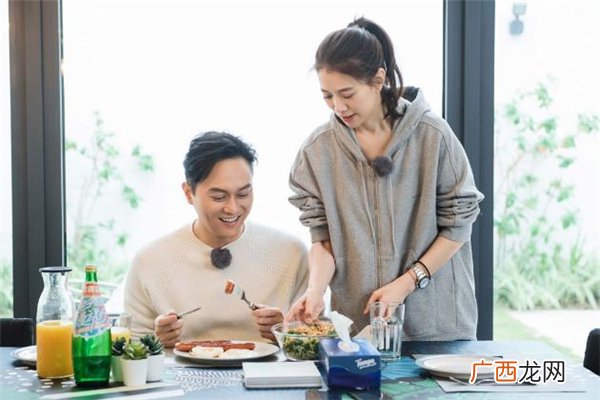 异地夫妻每天都需要聊天吗异地夫妻每天都聊些什么