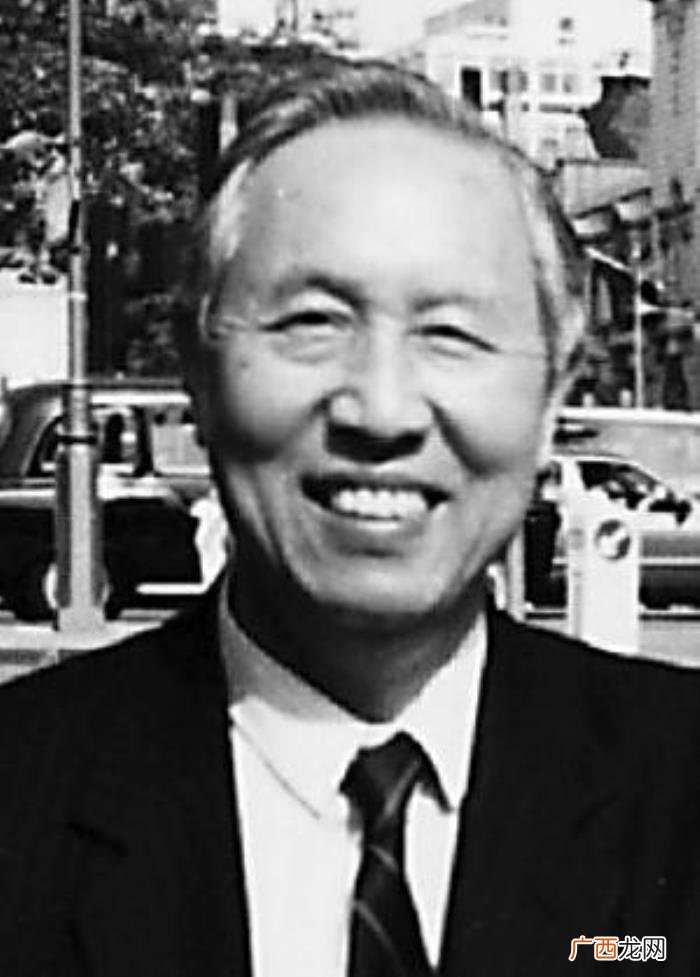 王佐良和张海迪幸福如初 王佐良比张海迪大几岁