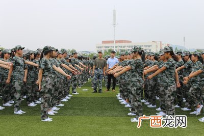 表白情书1000字写给男生，这个女孩写给兵哥哥的情书