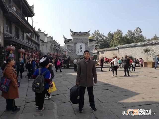 为什么有钱的人自驾游，选择的是床车而不是房车？