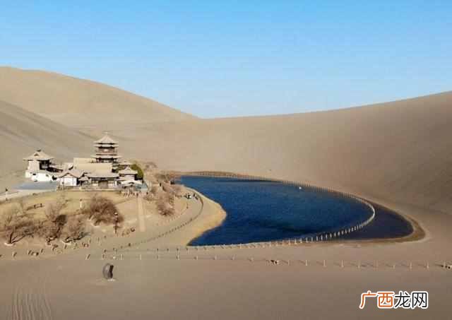 最适合自驾的4大景点，感受辽阔的大草原，以及一望无际的油菜花