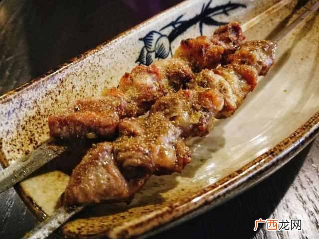 为什么曾经火遍各大夜市的新疆烤羊肉串,现在几乎看不到了?