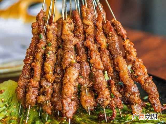 为什么曾经火遍各大夜市的新疆烤羊肉串,现在几乎看不到了?
