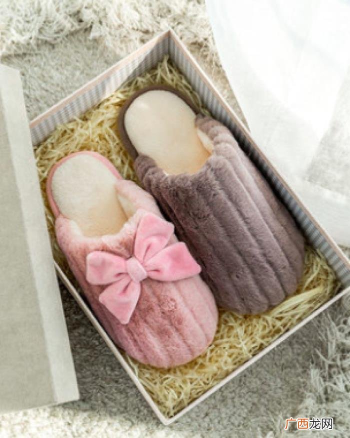 送女孩子除了花还有什么可以送,还有各种情侣套餐出现了