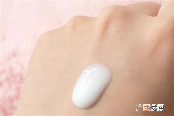 薇诺娜特护霜能消炎吗_能去痘吗