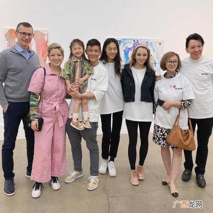 陈冠希母亲和孙女温馨同框 陈冠希父母