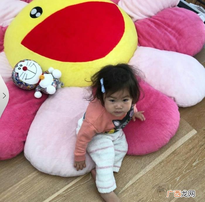 陈冠希母亲和孙女温馨同框 陈冠希父母