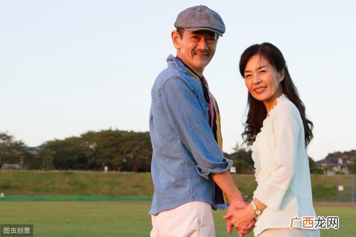 五十岁女人交友，如何与50多岁的女人交往