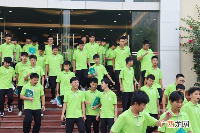 进入技校一辈子就毁了 16岁女孩能学什么