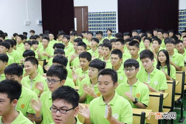 进入技校一辈子就毁了 16岁女孩能学什么