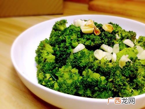 凉拌西兰花的做法_怎么做好吃