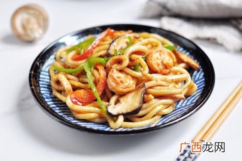 海鲜炒乌冬面的做法及怎么做好吃