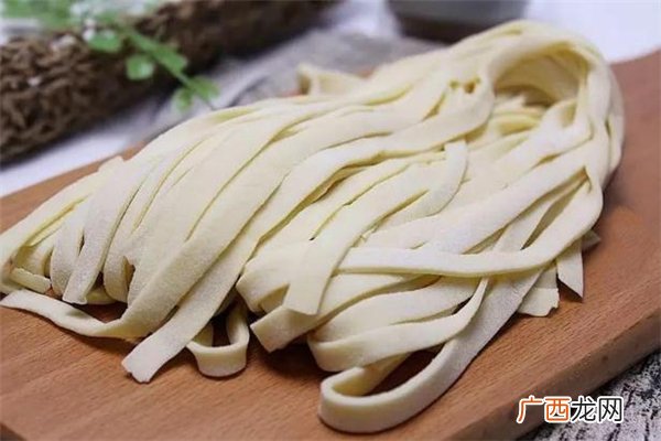 手擀面怎么做劲道_手擀面的做法