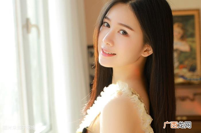 天蝎女喜欢什么样的男生，天蝎座女应该找什么星座的男生