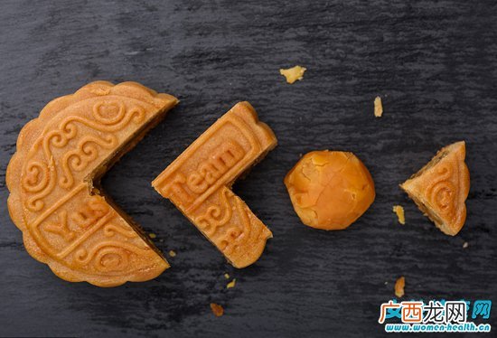 胃溃疡的人可以吃月饼吗 胃不好的人吃月饼注意事项