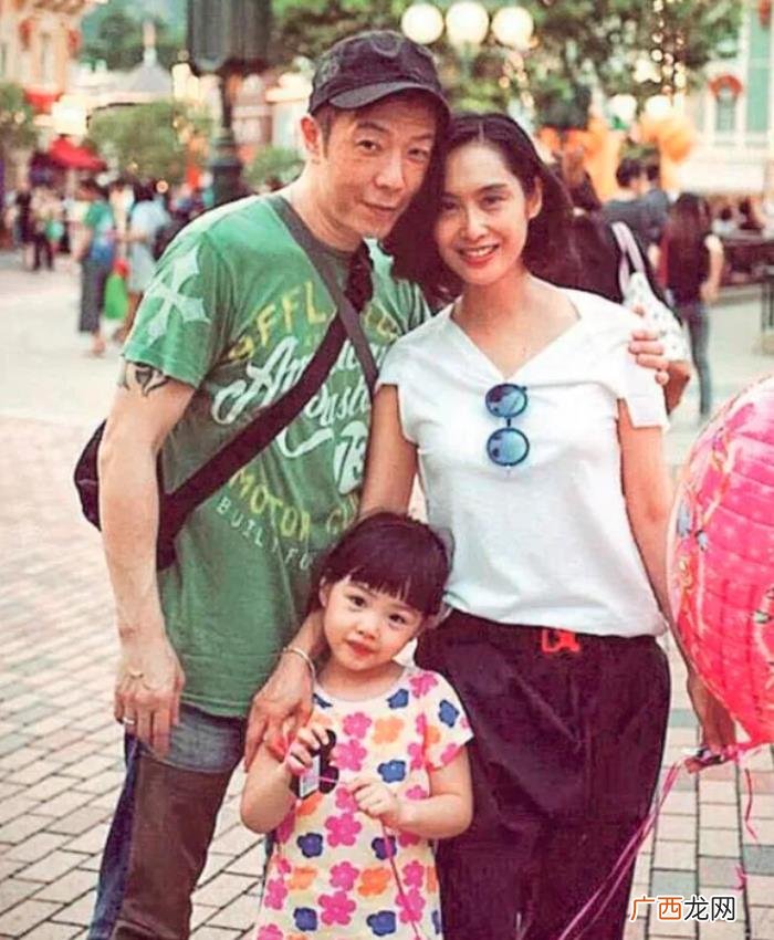 朱茵那么爱周星驰 周星驰老婆叫什么名字